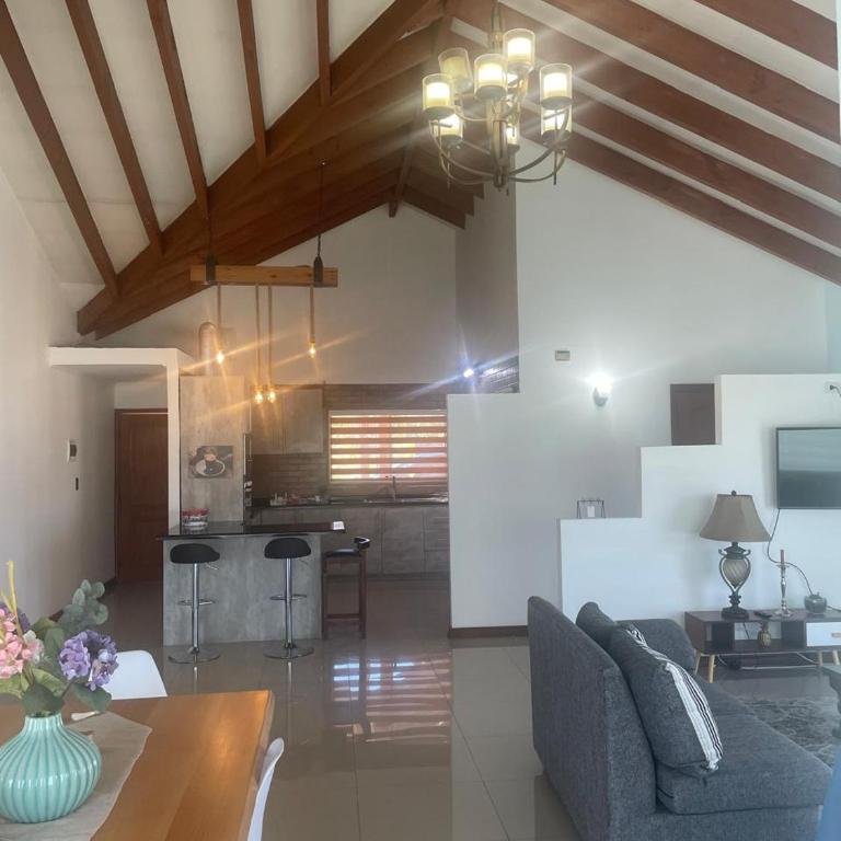 Casa Grande con Tinaja a 10 minutos de Lago Puyehue y Rupanco Ruta 215 Internacional - Three-Bedroom Home - 16