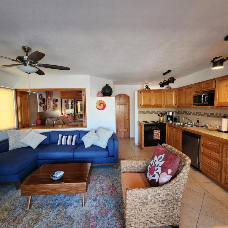 Beach Eateries Shops 10 min walk Golf view - One-Bedroom Apartment - 3
