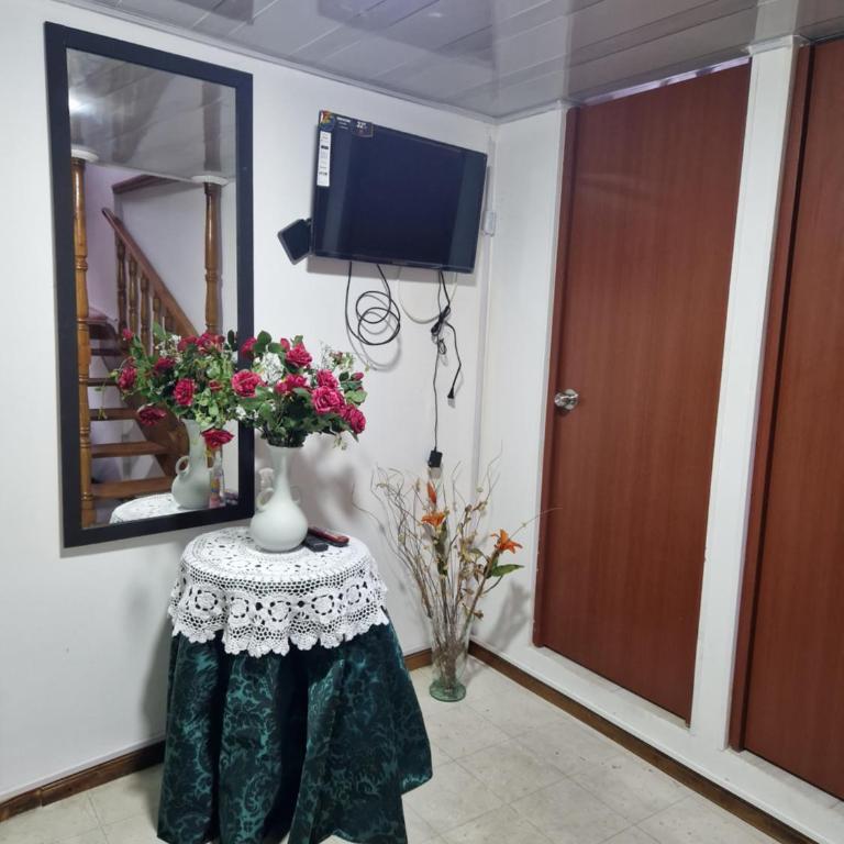 Habitación baño privado y parqueo edificio el Mirador cerca al centro de Manizales Caldas - Habitación Doble - 10