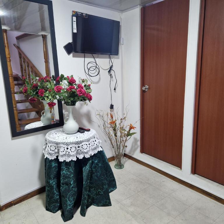 Habitación baño privado y parqueo edificio el Mirador cerca al centro de Manizales Caldas - Habitación Doble - 11