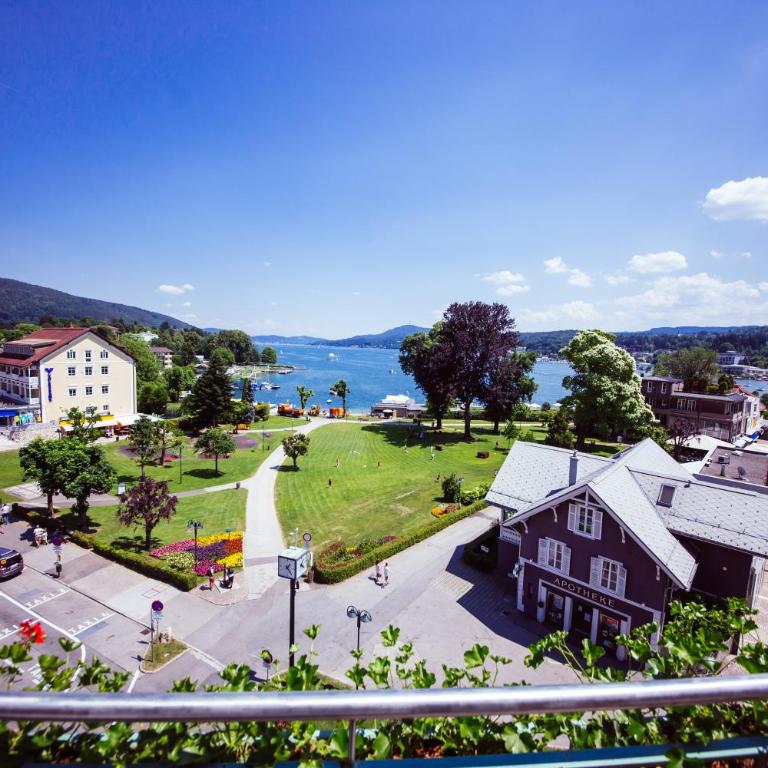 Hotel Carinthia Velden - Familienzimmer mit Balkon - 5