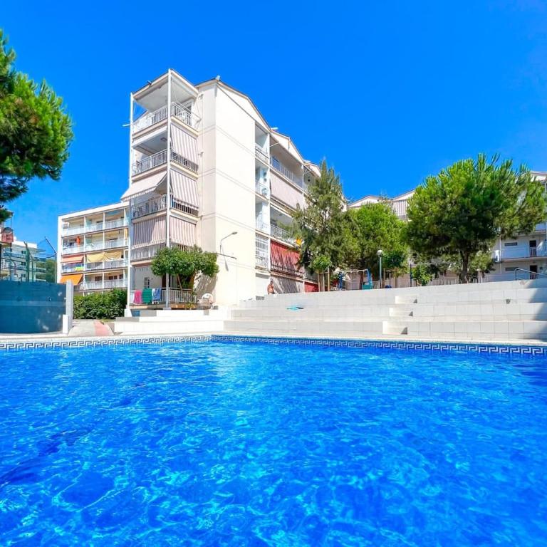 Swimming pool, great location, family friendly, cozy, no groups of youngsters allowed - Apartamento de 3 dormitorios - 1