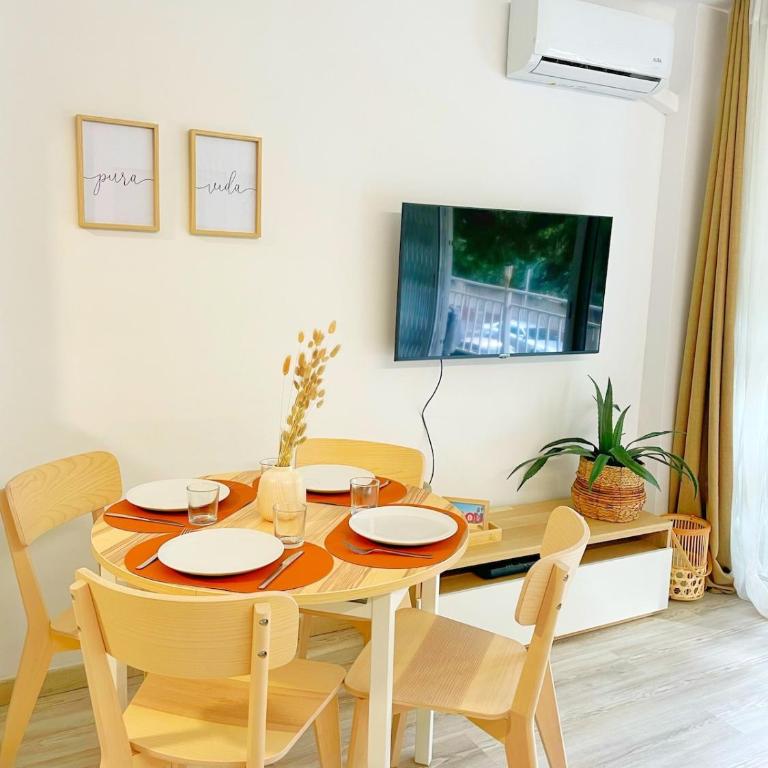 Swimming pool, great location, family friendly, cozy, no groups of youngsters allowed - Apartamento de 3 dormitorios - 8