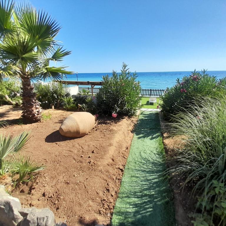 Villa Regina del Mare - Top solarium and garden - Villa - Beach Front - 5