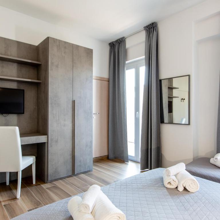 White Club Cesenatico - Double Room with Balcony - 2