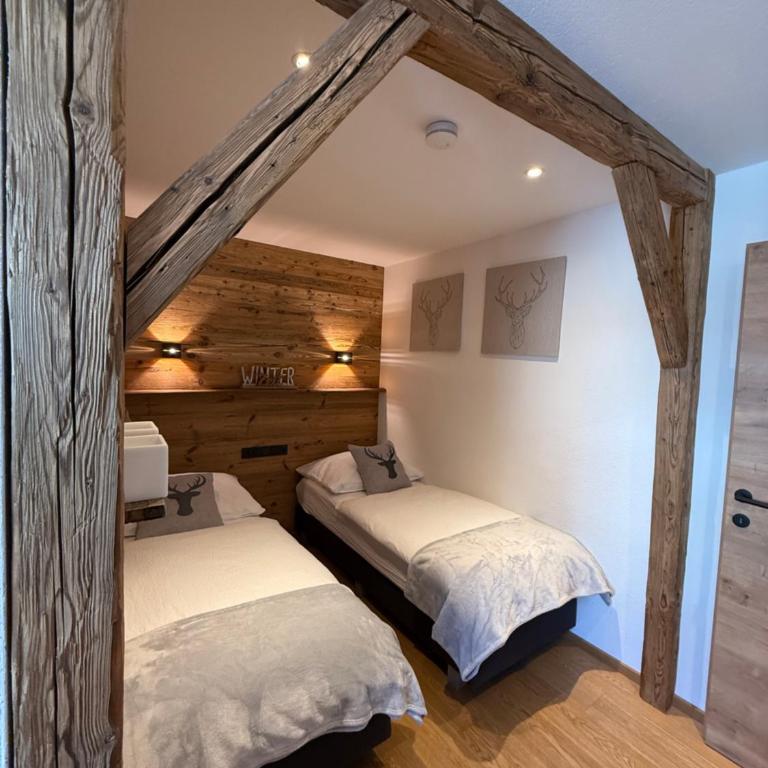 Alpine Lodge Brixen - Deluxe Apartment - 37