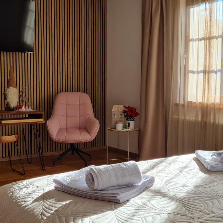 aNNa s Cozy Home with Private Forest, Canopy Terrace & Parking, near Red Bull Ring - Apartment mit 1 Schlafzimmer - 13