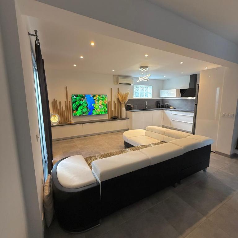Villa LEOVI Superbe logement 3 pieces - 7 personnes, à 100m plage la Faviere - Apartment - Split Level - 4