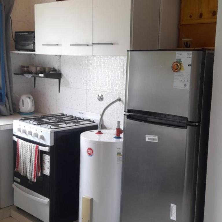 Casa con pileta, jardín, cochera y parrilla en Chascomús. Capac. 4 personas - Casa de 2 dormitorios - 17