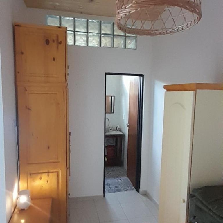 Casa con pileta, jardín, cochera y parrilla en Chascomús. Capac. 4 personas - Casa de 2 dormitorios - 33