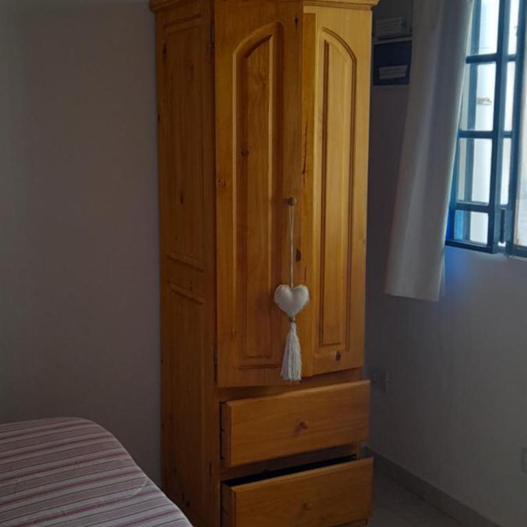 Casa con pileta, jardín, cochera y parrilla en Chascomús. Capac. 4 personas - Casa de 2 dormitorios - 35
