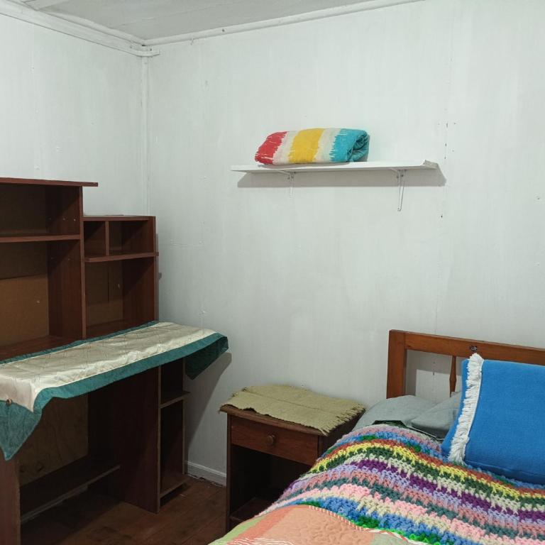 Hospedaje Familiar Puerto Montt Centro - Single Room with Shared Bathroom - 2