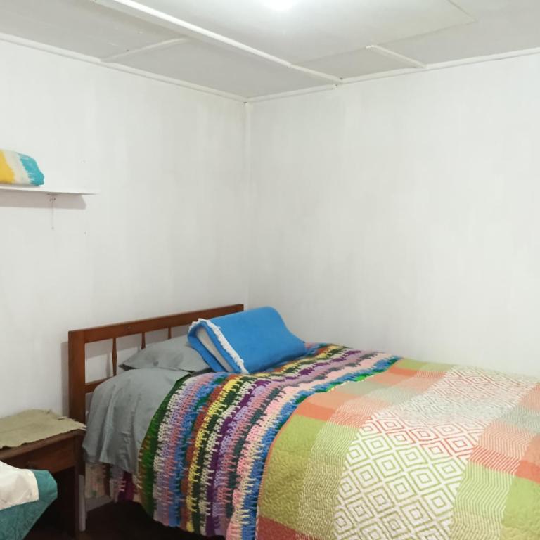 Hospedaje Familiar Puerto Montt Centro - Single Room with Shared Bathroom - 3