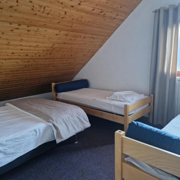 Gite de la Draye - Chambre Triple avec Salle de Bains Commune - 2