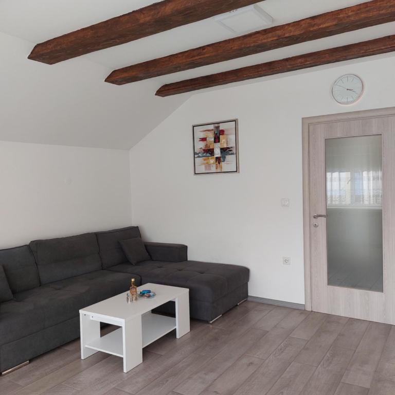 Apartman Milena Pale - dva garazna parking mjesta - Two-Bedroom Apartment - 6