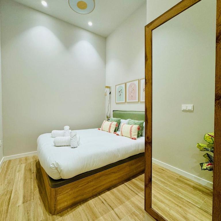 Cozy & Stylish Loft near City Center - One-Bedroom Apartment - 3