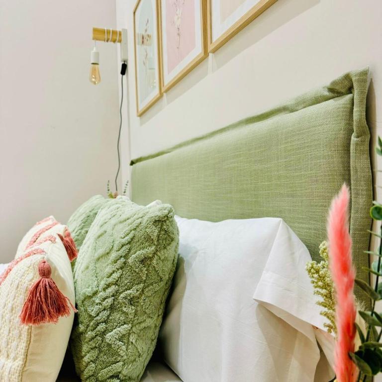 Cozy & Stylish Loft near City Center - One-Bedroom Apartment - 7