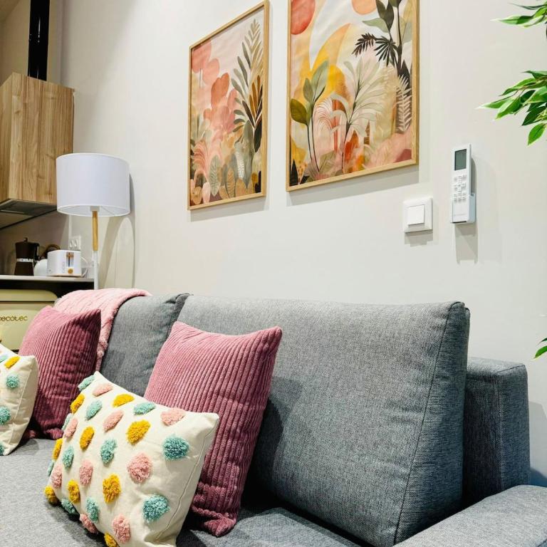 Cozy & Stylish Loft near City Center - One-Bedroom Apartment - 20