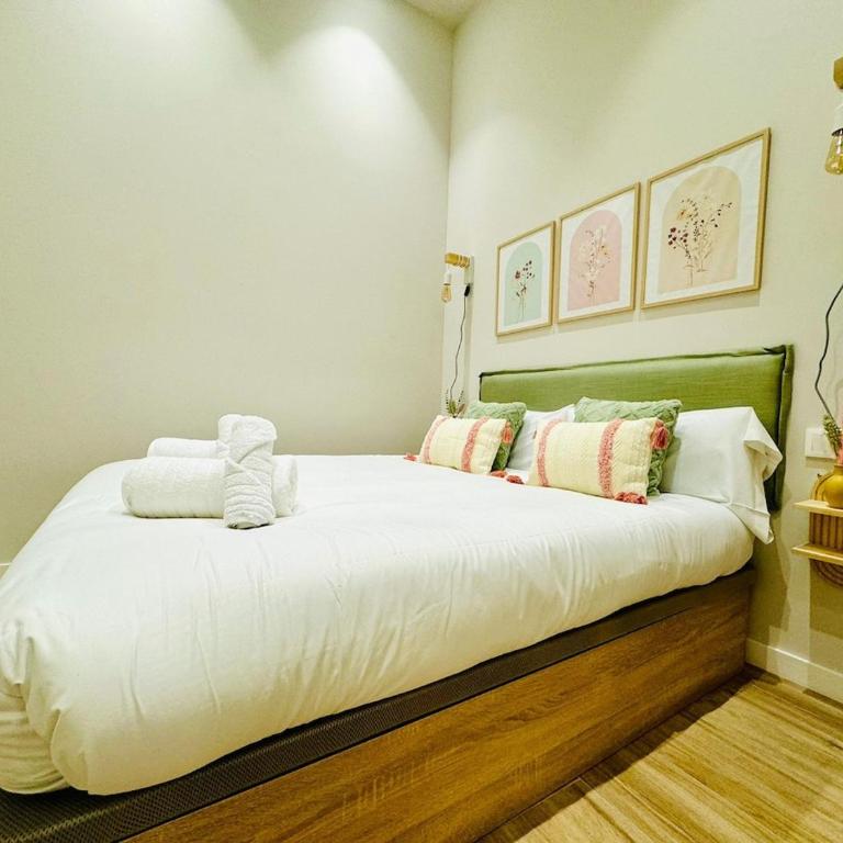 Cozy & Stylish Loft near City Center - One-Bedroom Apartment - 38