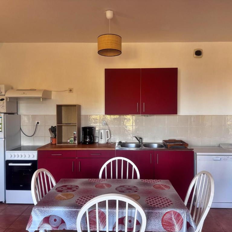 Agréable 2 pièces dans villa avec piscine - Appartement 2 Chambres - 3