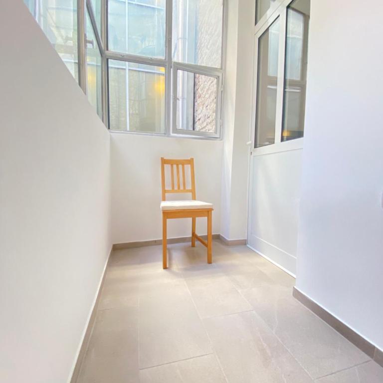 City center salon-style apartment free parking - Apartman sa 1 Spavaćom Sobom - 14