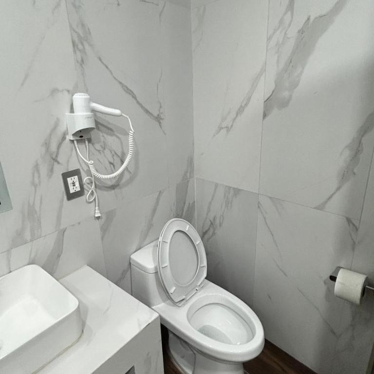 Hotel ANB Aeropuerto Guadalajara - Suite con bañera - 11