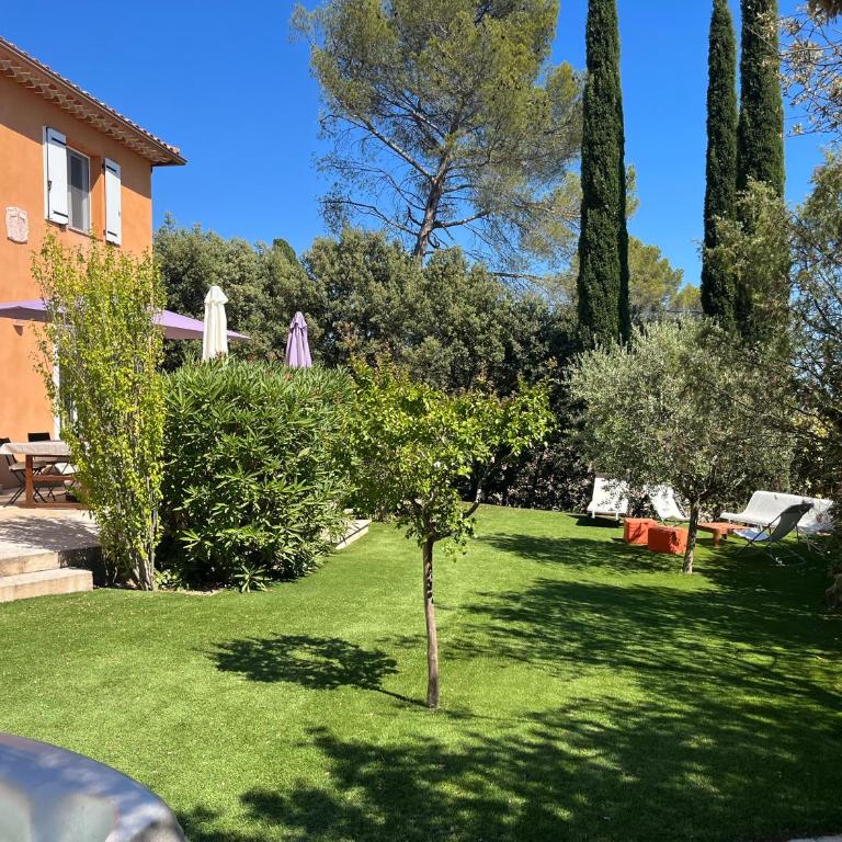 Charmante villa avec spa et panorama - Villa - 11