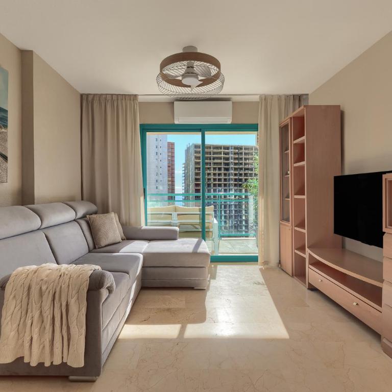 Bright Apartment with Pool, Terrace, Private Parking, Benidorm, Finestrat - Apartamento de 1 dormitorio - 4
