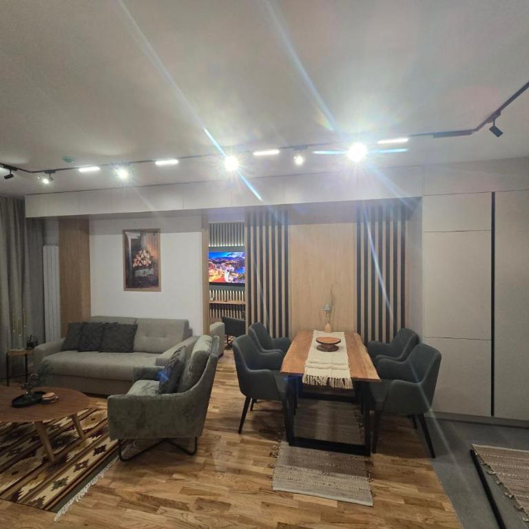 RIO DELUXE A1-8 - ApartHotel Vucko - Private Host - Two-Bedroom Apartment with Mountain View - 8