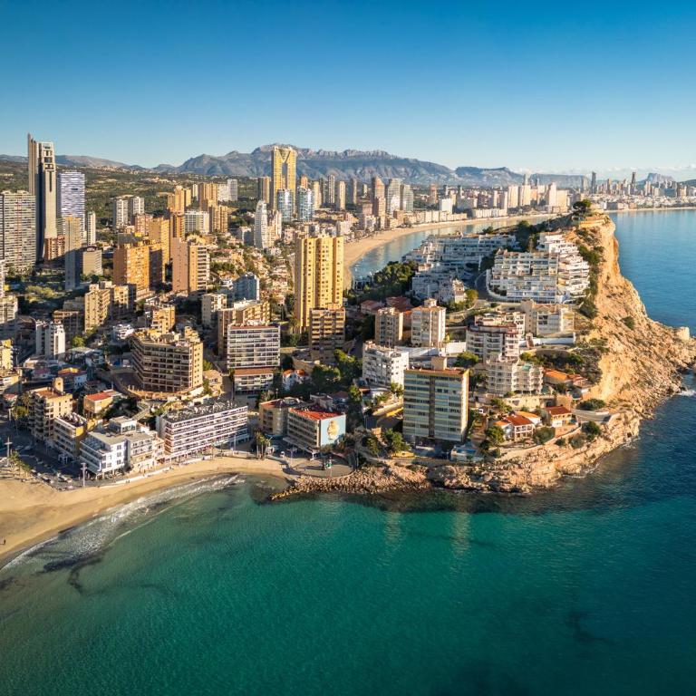 Bright Apartment with Pool, Terrace, Private Parking, Benidorm, Finestrat - Apartamento de 1 dormitorio - 13