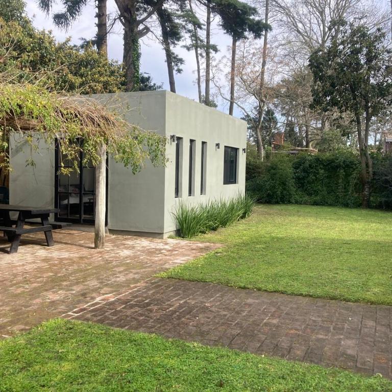 Casa con piscina climatizada y gran jardín - Four-Bedroom House - 13