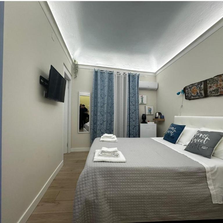 Daria's home apartment rooms - Double Room with Balcony - 8