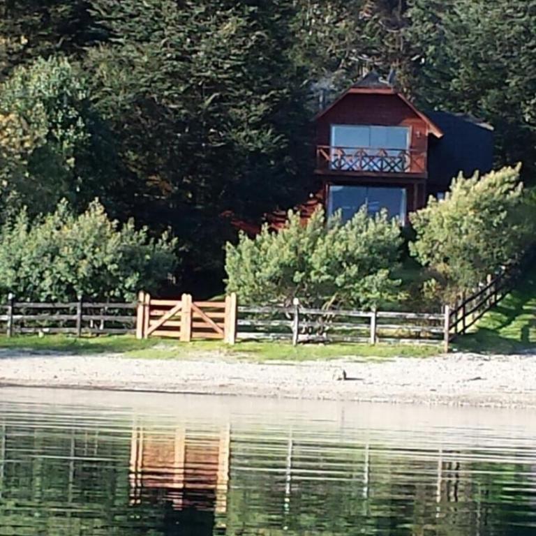 Casa a orilla de Lago Panguipulli - Four-Bedroom House - 4