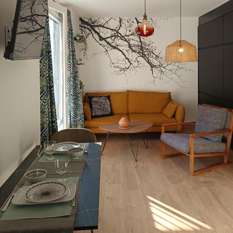 Meublé 3 étoiles - PISCINE- BALCON - TENNIS - Studio - 29