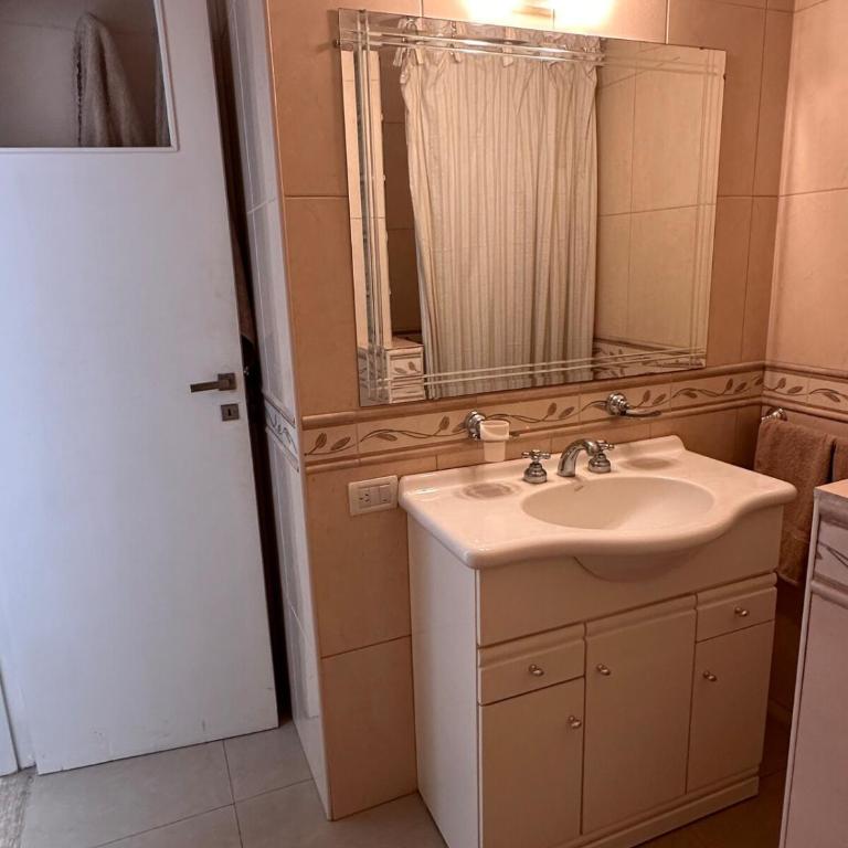 Amplio depto de 2 habitaciones céntrico muy buena ubicacion - Apartamento de 2 dormitorios - 20