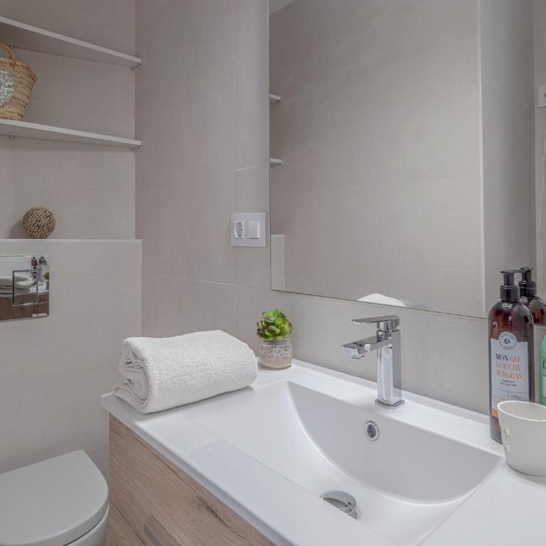 House in Rosas with Private Pool & Garden - Casa de 4 dormitorios - 24