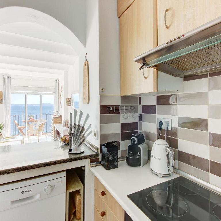 Apartment in Rosas near Canyelles Beach - Two-Bedroom Apartment - 9