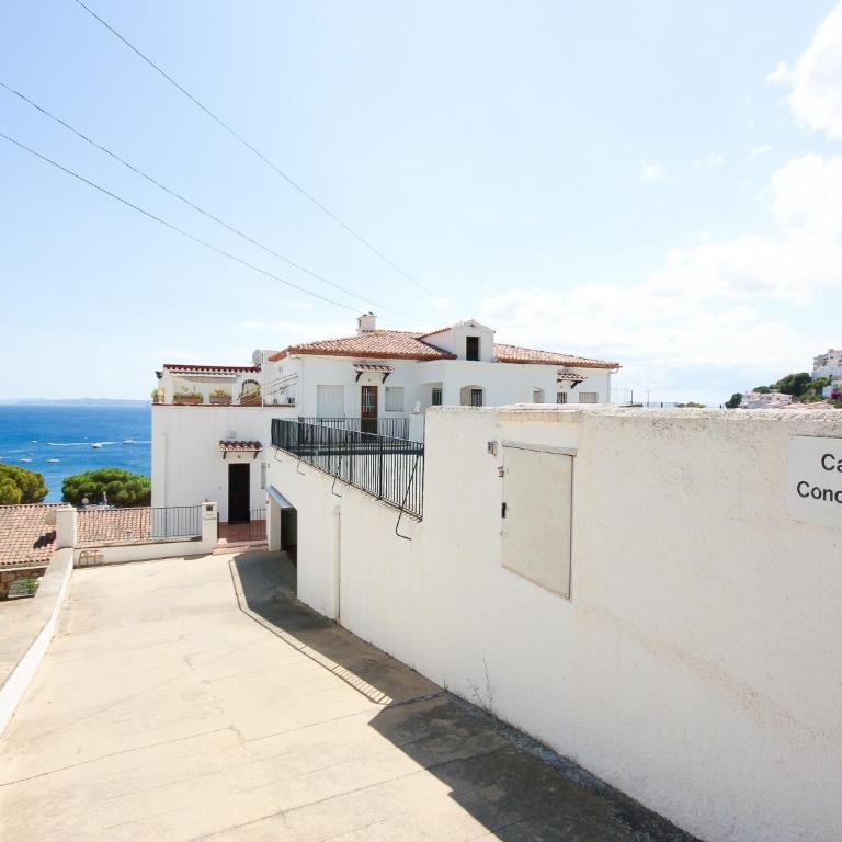 Apartment in Rosas near Canyelles Beach - Two-Bedroom Apartment - 1
