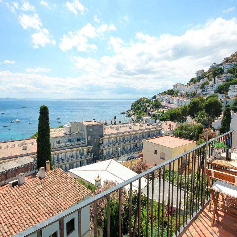 Apartment in Rosas near Canyelles Beach - Two-Bedroom Apartment - 36