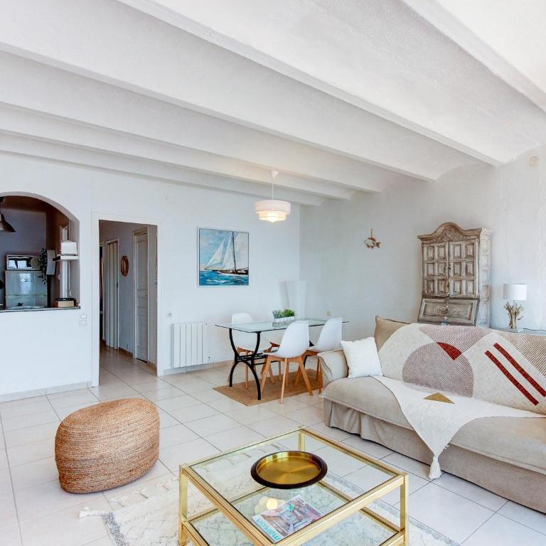 Apartment in Rosas near Canyelles Beach - Two-Bedroom Apartment - 7