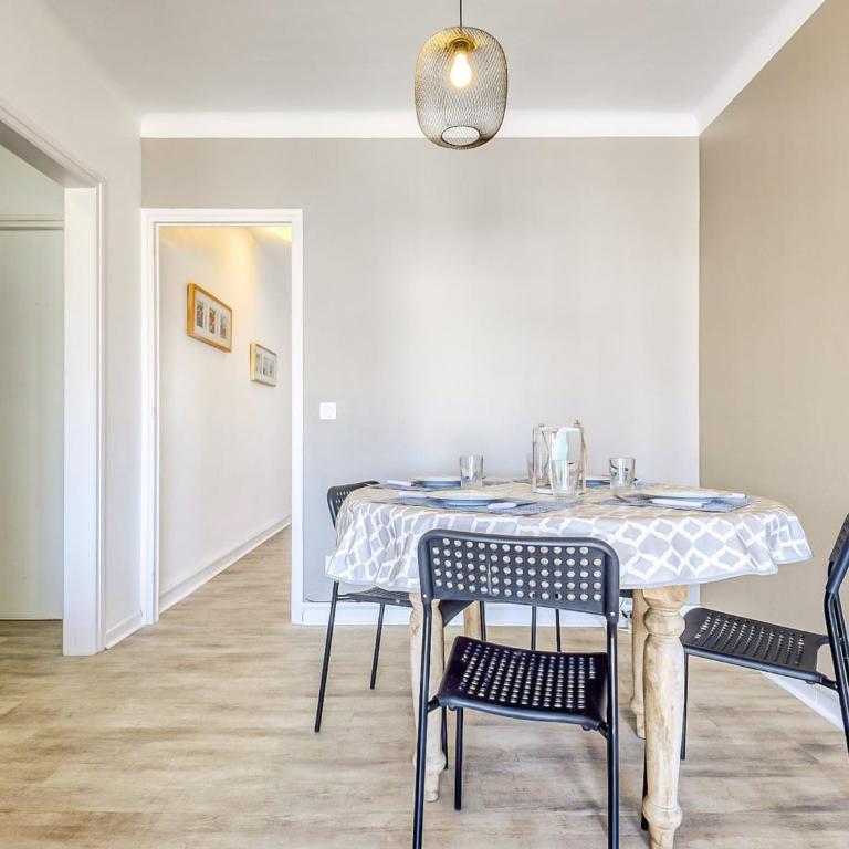 Apartment in Roses by the Beach - Two-Bedroom Apartment - 11