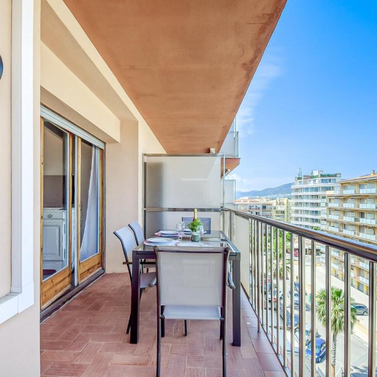 Apartment in Roses by the Beach - Two-Bedroom Apartment - 28