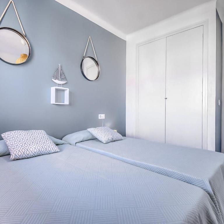Apartment in Roses by the Beach - Two-Bedroom Apartment - 17