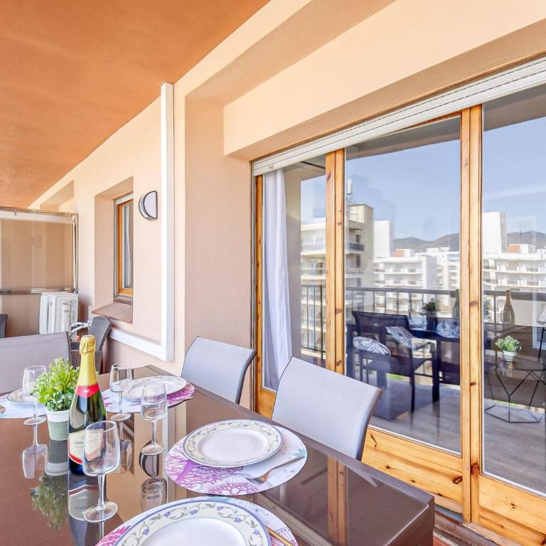 Apartment in Roses by the Beach - Two-Bedroom Apartment - 29