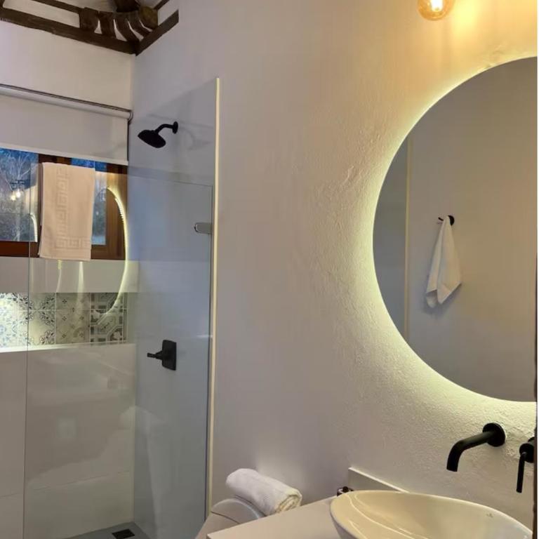 CasaBlanca1 - Three-Bedroom House - 9