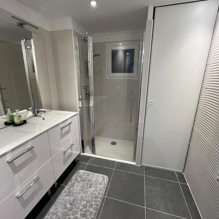 New Appartment in Antibes - Appartement 2 Chambres - 5