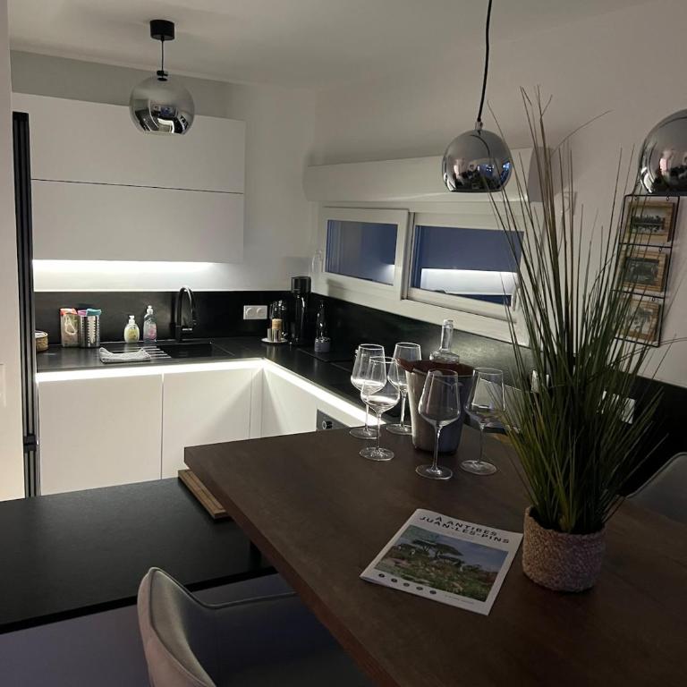 New Appartment in Antibes - Appartement 2 Chambres - 8