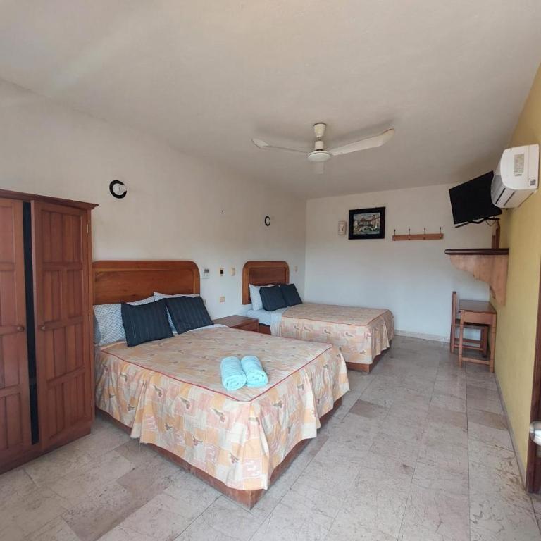 Hotel Kootznoowoo - Habitación Triple Básica con ventilador - 2