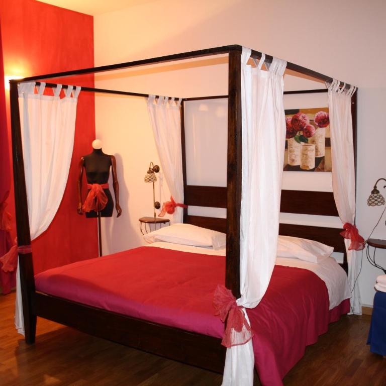 City's House Guest House - Camera Tripla con Bagno in Comune - 2