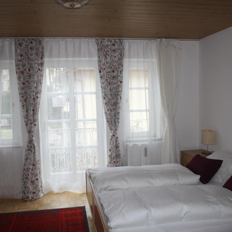 Ferienwohnung am Ortenaupark - Apartment mit Gartenblick - 11
